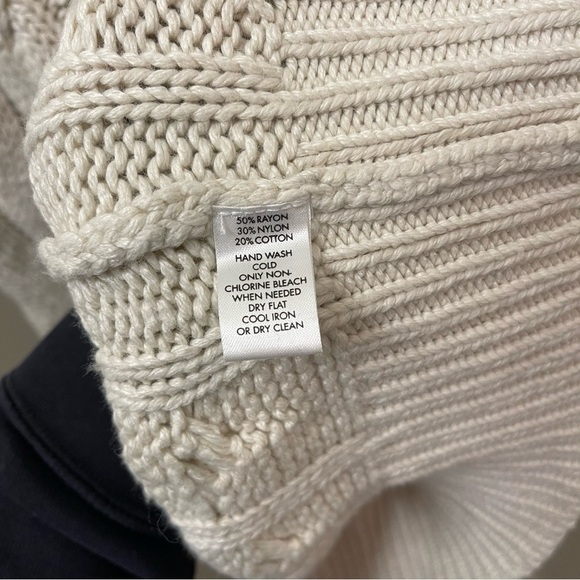 Calvin Klein Women's Cable Knit Short Sleeve Sweater size large - Picture 5 of 5